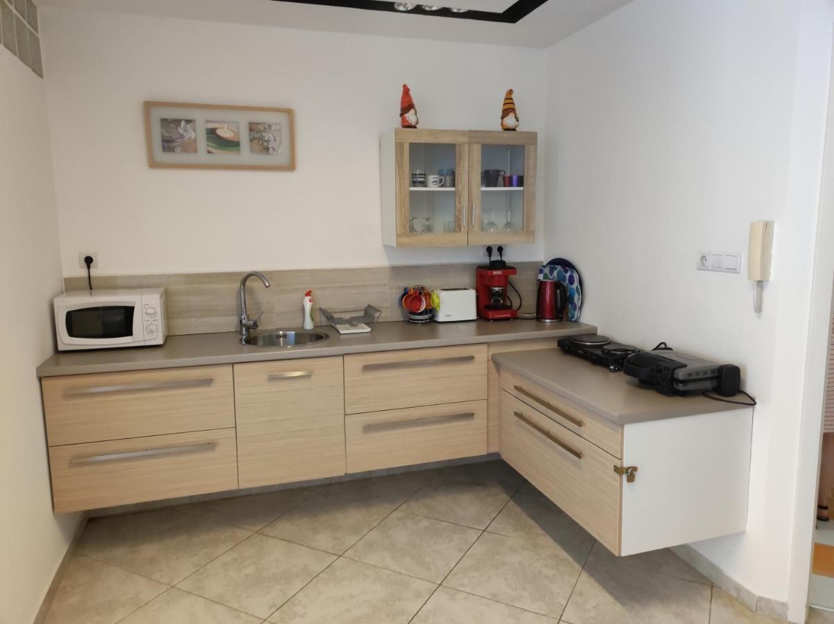 City Center Apartman Залаэгерсег Экстерьер фото